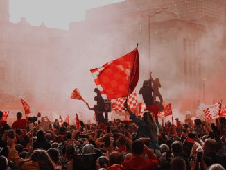 Supportrarnas resa och upplevelse under EM-kvalet illustration